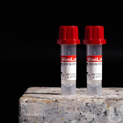 लाल शीर्ष केशिका रक्त संग्रह ट्यूब 0.5ml 100pcs ट्रे पैकिंग